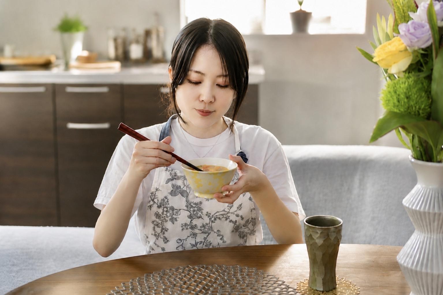 朝食のおみそ汁でひと息
