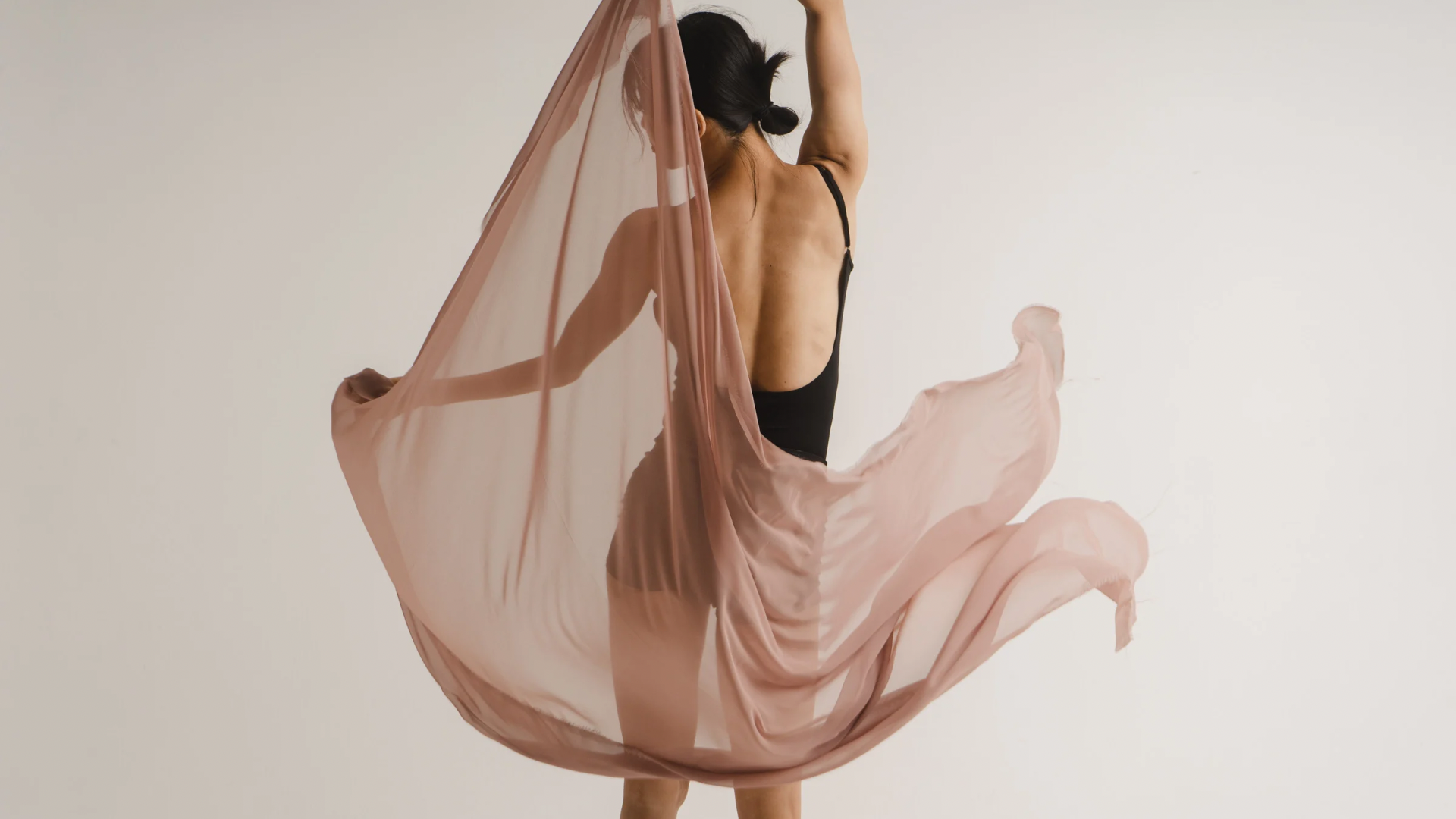 30代後半〜40代の「女性ホルモン減少期」に◎おすすめアロマとセルフケア法