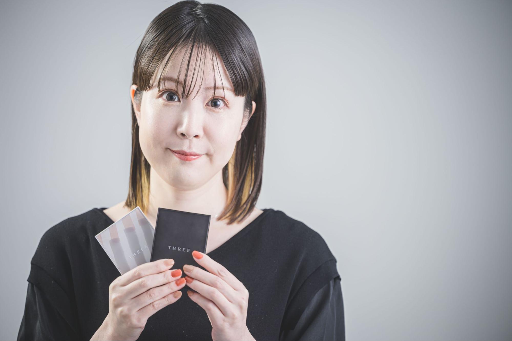 【THREE 2026春】テーマは「ティータイム」。1/1限定発売の新作コスメを編集長が体験レビュー