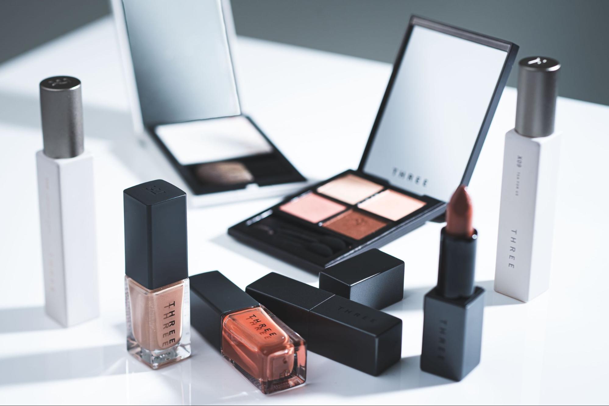 THREE コスメアイテム