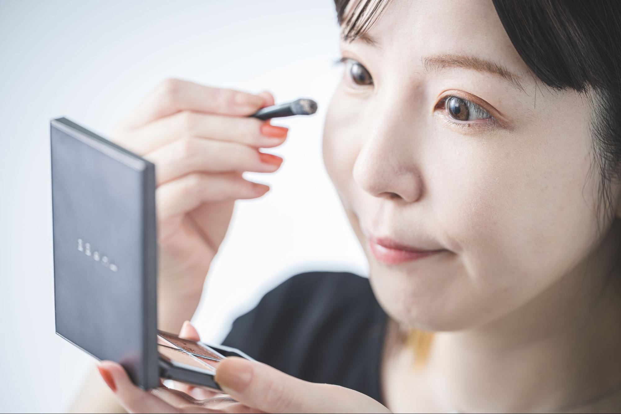 THREE スターゲージングアイシャドウクアッド